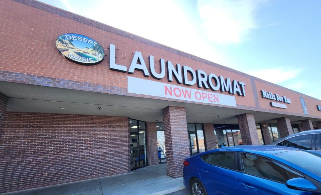 deser_oasis_laundromat-front