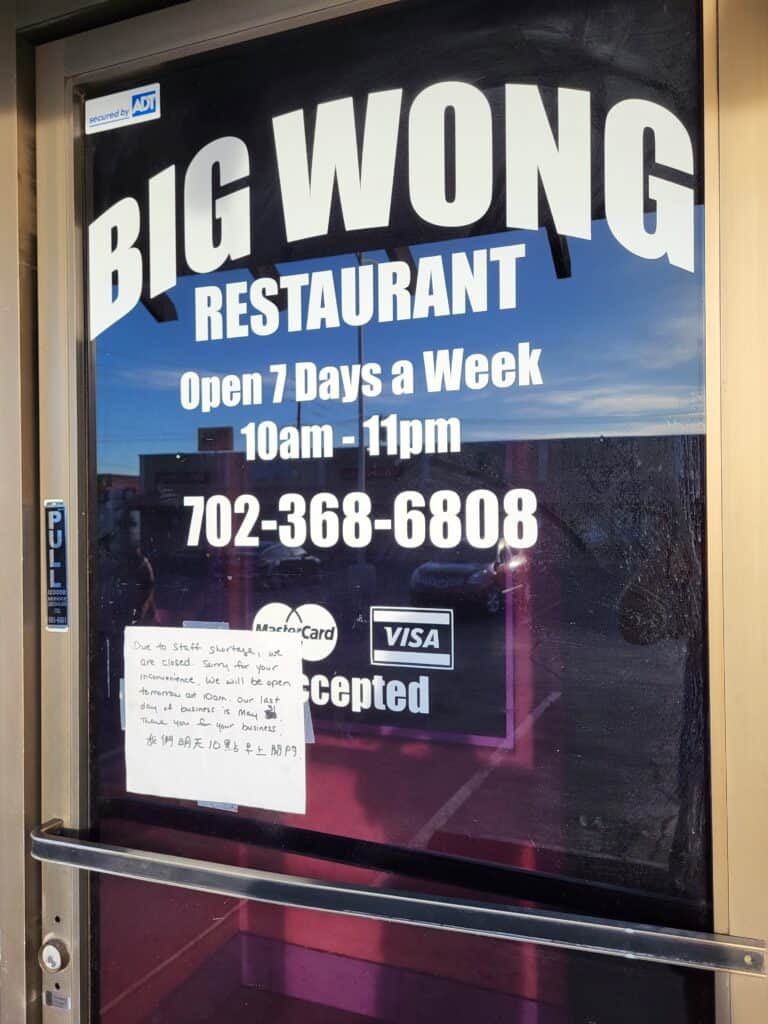 big-wong-close-sign-001